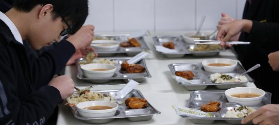 학교 급식 자료사진.