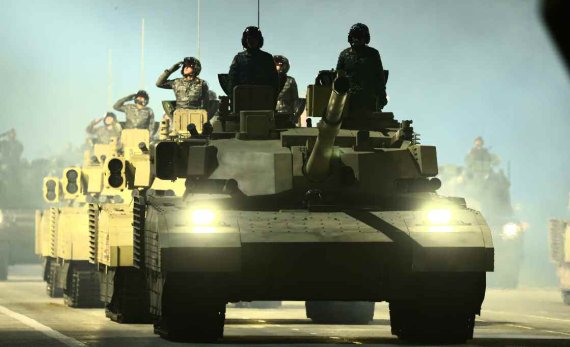 (평양 노동신문=뉴스1) = 북한군의 '신형 전차'. [국내에서만 사용가능. 재배포 금지. DB 금지. For Use Only in the Republic of Korea. Redistribution Prohibited] rodongphoto@news1.kr