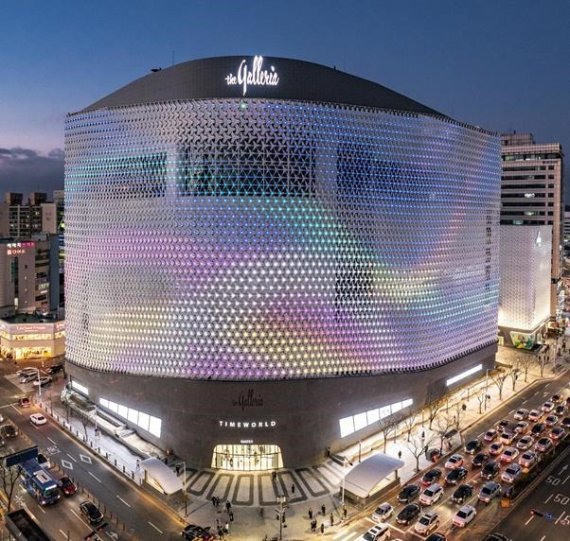 갤러리아타임월드 야간 전경. © 뉴스1