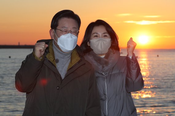 "월세 공제" "반값 임대료"… 새해 첫 공약은 ‘약자 보듬기’