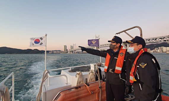 윤성현 남해해경청장, 새해 맞이 해상 교통현장 점검