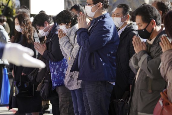 日도 코로나 재확산 단계 진입..."입국규제 지속, 다음주에 판단"