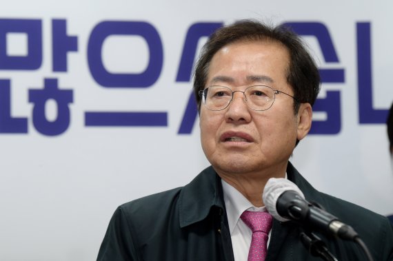 홍준표 “지지율 추락 원인은 尹…당대표 쫓아내는 건 대선 포기”