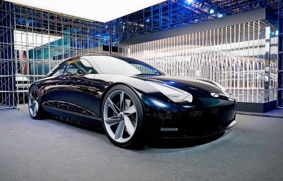 현대차가 올해 출시할 예정인 전기차 아이오닉6의 콘셉트카 '프로페시'. 현대차 제공