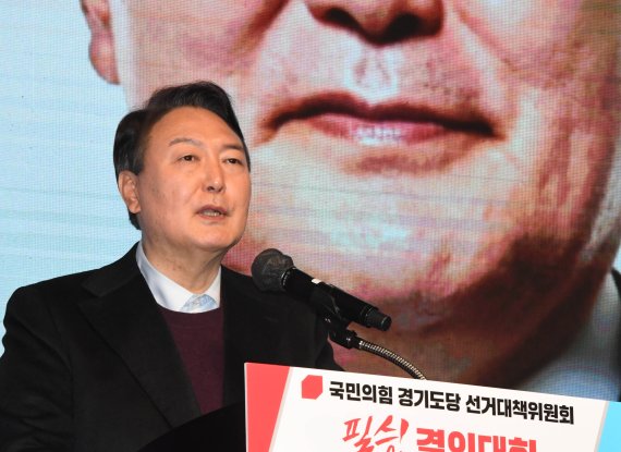 윤석열 국민의힘 대선 후보가 12일 오후 경기 고양시 킨텍스에서 열린 경기도당 선거대책위원회 필승결의대회에서 연설을 하고 있다. 사진=뉴시스