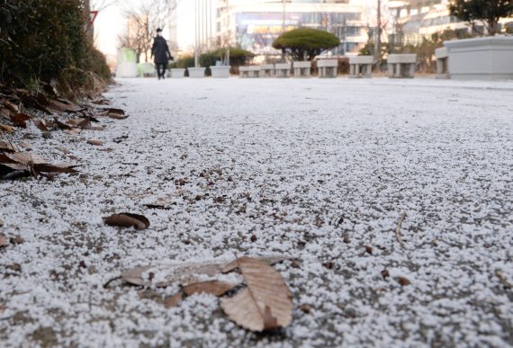 토요일 오후부터 수도권·강원 약한 '비·눈'