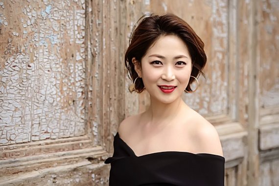 [인터뷰]소프라노 홍혜란 "힘든 시기일수록 음악 꼭 필요...희망 담은 독창회"