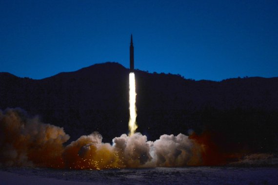 美, 올해 세번째 北미사일 발사에 "규탄…외교가 주도"(종합)
