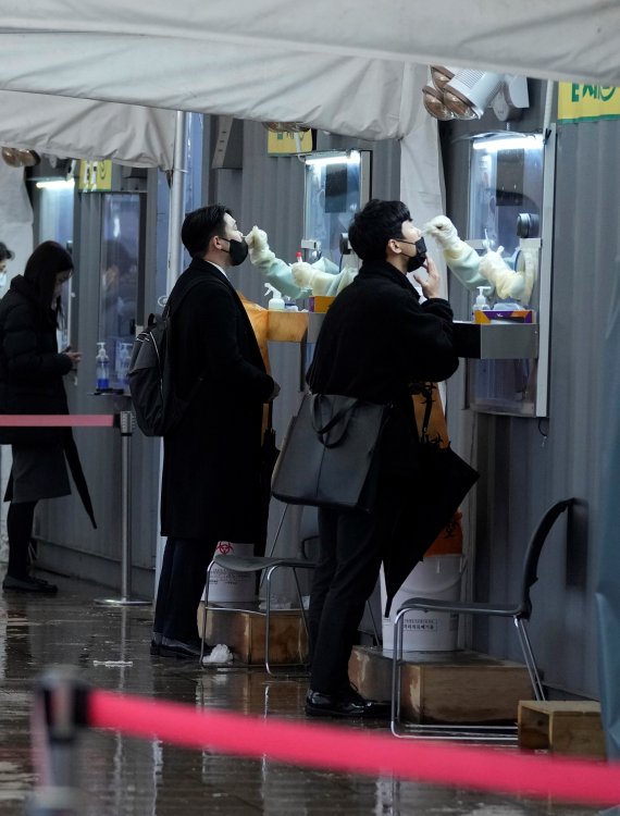 충북, 고교 사적모임 감염 지속 등 30명 확진…1명 사망