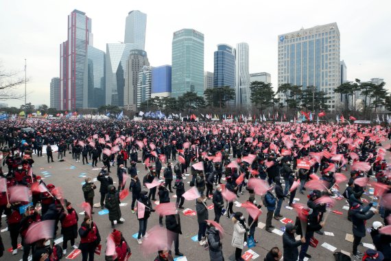 경찰, '불법시위' 민중총궐기 주최자·주요참가자 수사 착수