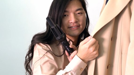 7년째 머리를 기르는 장발 남성 정선일씨(35)가 출연한 한 중소기업의 헤어스타일러 상품 광고. © 뉴스1(정선일씨 제공)