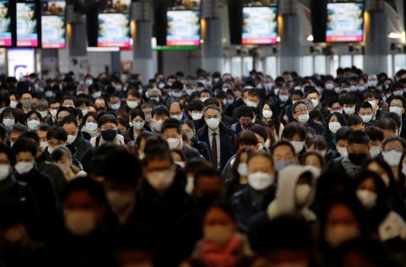 [속보] 日 확진자 연일 사상 최다...도쿄서만 하루 7천명대