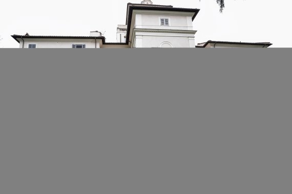 2021년 11월 16일 카라바조의 유일한 천장화가 있는 이탈리 로마 '카지노 델 오로라' 저택 앞에서 리타 본캄파니 루도비시(72)가 포즈를 취하고 있다. 2022.01.19/news1 © 로이터=뉴스1 © News1 김민수 기자