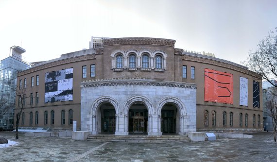 [서울=뉴시스] 박진희 기자 = 백지숙 서울시립미술관 관장은 24일 서울 중구 서울시립미술관 서소문본관에서 신년 기자간담회를 열고 미술관 운영 성과와 추진 사업을 공유하고 '서울형 네트워크 미술관'으로 도약하기 위한 2022년 미술관 운영 방향과 전시 계획을 발표했다. 사진은 서울시립미술관 서소문본관 전경. 2022.01.24. pak7130@newsis.com