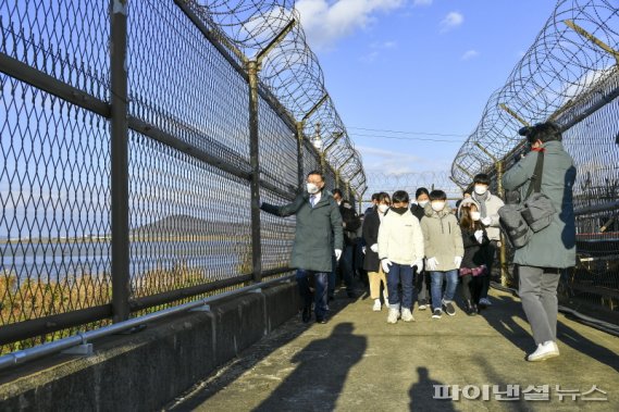 한강하구 철책 철거 기념식. 사진제공=김포시