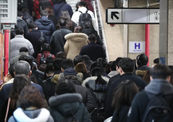 25일 서울 지하철 1호선 종각역 승강장. 2022.1.25/뉴스1 © News1 허경 기자