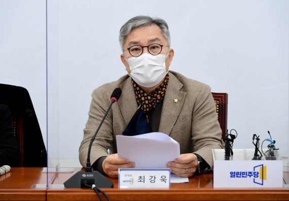 최강욱 더불어민주당 최고위원. (공동취재사진) 2022.01.10. photo@newsis.com /사진=뉴시스