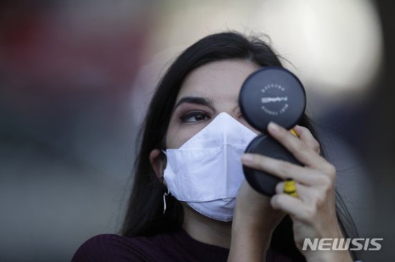 일본 젊은 층의 엽기적인 행보 "마스크 벗는 것은 마치..."