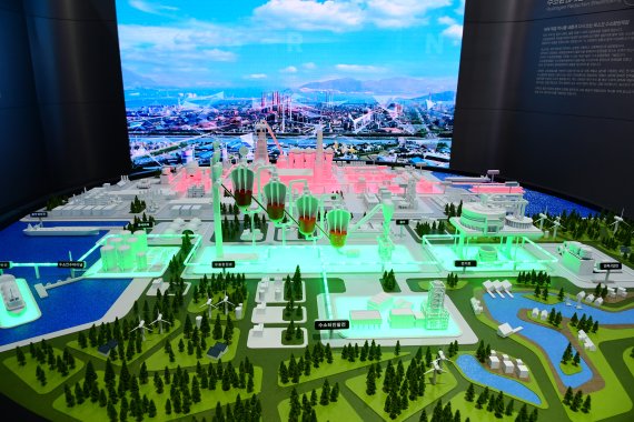 [서울=뉴시스] 2021 수소모빌리티+쇼 포스코 부스에 전시된 수소환원제철 모형. (사진=포스코 제공) *재판매 및 DB 금지