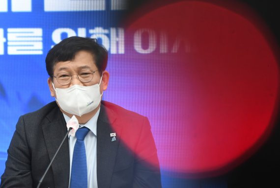 송영길 더불어민주당 상임선대위원장이 1월 28일 오전 서울 여의도 당사에서 열린 선대위 본부장단 회의에서 발언하고 있다. 공동취재사진, 뉴시스.