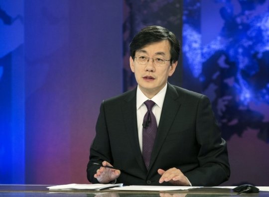 JTBC 뉴스룸을 진행할 당시의 손석희 전 JTBC사장. © News1