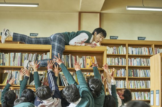 "삶과 죽음의 경계에 놓인 아이들, 쉬운 선택하는 어른보다 어른다워"