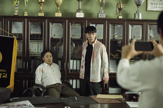 지금 우리 학교는 스틸/넷플릭스 © 뉴스1