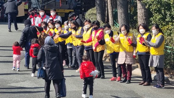 "아파트값 떨어진다" 아프간 특별기여자 막아선 울산 동구