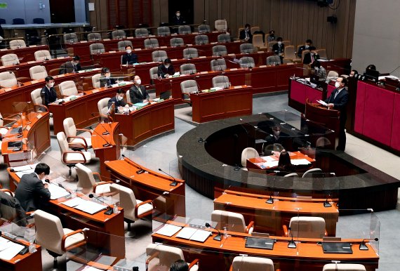 김부겸 국무총리가 7일 서울 여의도 국회에서 열린 예산결산특별위원회 전체회의에서 인사말을 하고 있다. 2022.2.7/뉴스1 © News1 오대일 기자