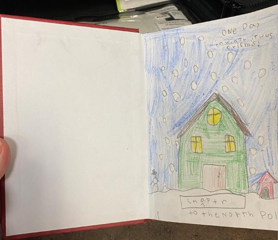 [서울=뉴시스] 최근 미국 북서부 아이다호주 보이시에 사는 한 8살 소년이 직접 88쪽 분량의 그림책을 만들어 도서관에 몰래 꽂아두고 왔다가, 이를 발견한 해당 도서관에서 정식 소장 도서로 등록해 인기 도서가돼 화제다. (출처 : 페이스북 갈무리) 2022.02.08. *재판매 및 DB 금지