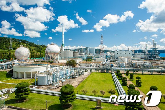 롯데정밀화학 울산공장© 뉴스1