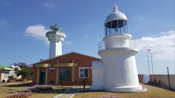 등록문화재 제731호 '완도 소안면 구 당사도 등대'(완도군 제공)/뉴스1