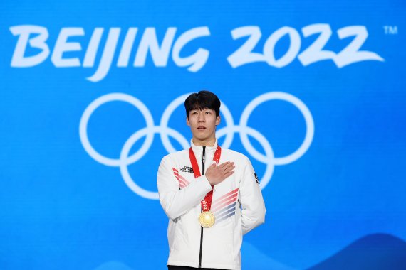 '한국 첫 金' 황대헌이 받을 '베이징올림픽 스페셜 명품시계'의 스펙