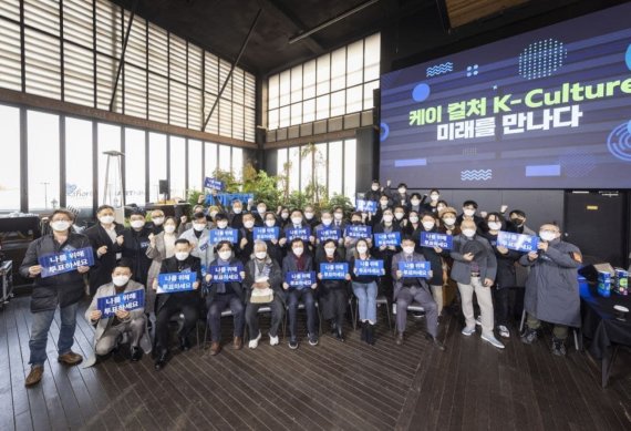 이재명 더불어민주당 대선 후보를 지지하는 문화계 인사들은 11일 서울 동작구 '아트나인'에서 'K-컬처 멘토단' 출범식을 개최했다(민주당 선대위 제공). 사진=뉴스1