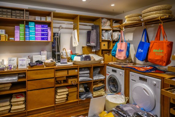 라이프스타일 편집숍 땅굴스토어 성수연방점