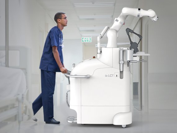 이춘택의료원구소가 개발한 인공관절 수술용 로봇 '닥터 LCT'
