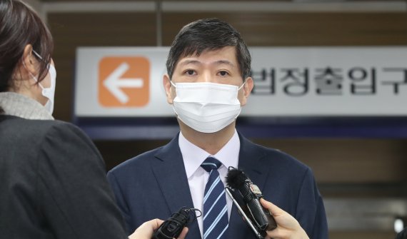 김홍걸 '공직선거법 사건' 맡았던 로펌 "변호사비 덜 받았다" 소송