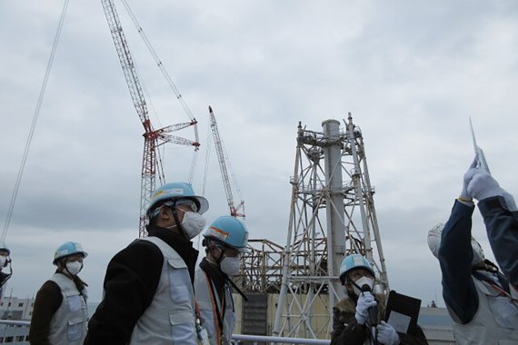 지난 15일 후쿠시마 제1원전을 방문한 IAEA 조사단. AP뉴시스