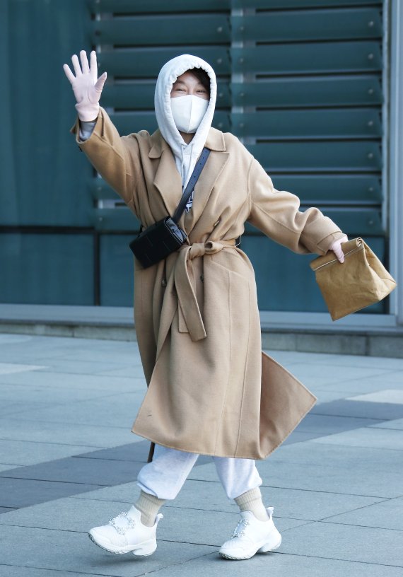 방송인 최화정이 62세 나이가 믿기지 않는 동안 미모를 뽐냈다. © News1 권현진 기자
