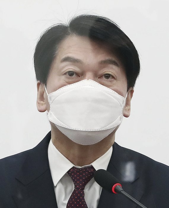 [서울=뉴시스] 최진석 기자 = 안철수 국민의당 대선 후보가 24일 오전 서울 여의도 국회에서 열린 국민의당 중앙선거대책위원회의에서 발언을 하고 있다. (공동취재사진) 2022.02.24. photo@newsis.com /사진=뉴시스