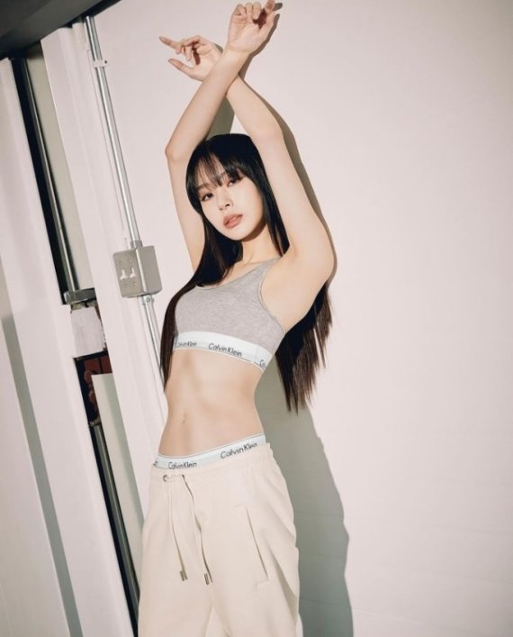 [서울=뉴시스]노제 캘빈 클라인 화보.2022.02.24. (사진=노제 인스타그램 캡처) photo@newsis.com*재판매 및 DB 금지 *재판매 및 DB 금지