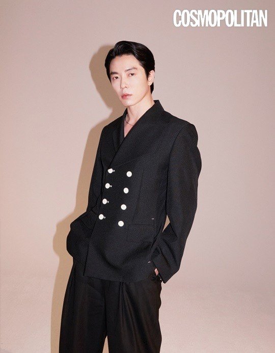 [서울=뉴시스] 배우 김재욱 2022.02.28. (사진 = 코스모폴리탄 제공) photo@newsis.com*재판매 및 DB 금지 *재판매 및 DB 금지