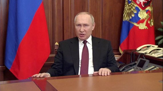 세계 각국이 러시아를 국제금융 결제망에서 차단하는 조치에 속속 합류하고 있다. 블라디미르 푸틴 러시아 대통령은 27일(현지시간) 이에 반발해 핵 카드까지 꺼냈다. 사진=뉴스1
