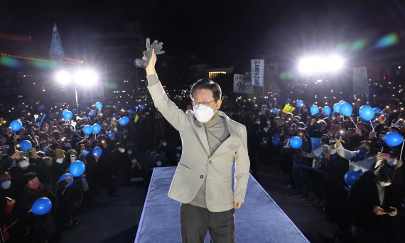 李 3.1절 메시지 "세계 5강 경제강국 물려주는 대통령 되겠다"