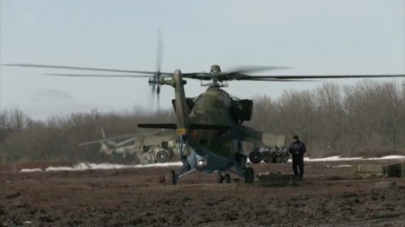 러시아 국방부가 공개한 동영상으로 러시아의 군용 헬기가 보이고 있다. 2022.02.28/news1 © 로이터=뉴스1 © News1 김민수 기자