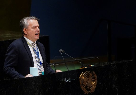 세르게이 키스리츠야 유엔 주재 우크라이나 대사가 지난 2일(현지시간) 미국 뉴욕 유엔본부에서 열린 긴급특별총회에서 연설을 하고 있다.로이터뉴스1