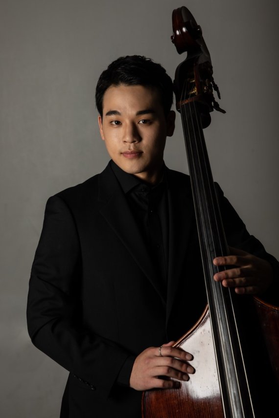 콘트라베이시스트 이정욱 /사진=스테이지원