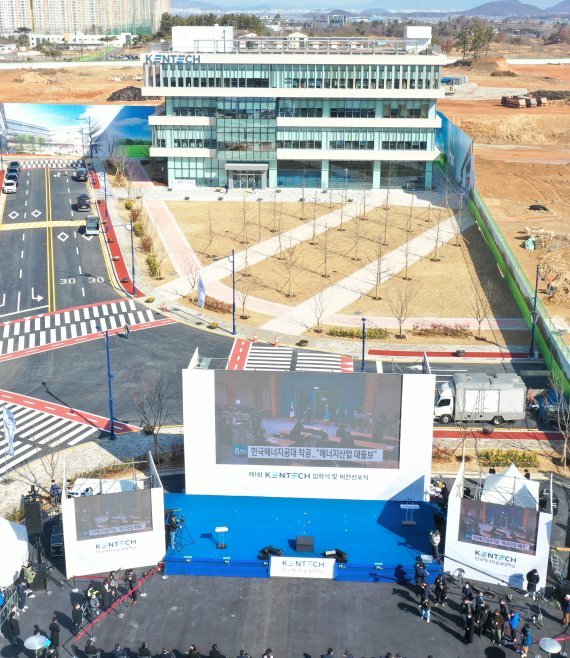 2일 오전 전남 나주시 빛가람동 한국에너지공과대학교(KENTECH·켄텍)에서 입학식이 진행되고 있다. 사진=뉴시스