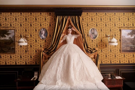 웨딩 화보 촬영을 포함한 레스케이프의 '마법같은 순간' 프로모션