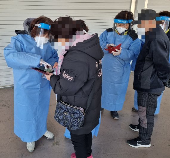 수시로 바뀌는 방역지침…시민들 "이게 무슨 애들 장난이냐"